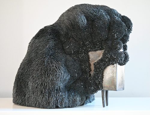 Vase à tête de coq